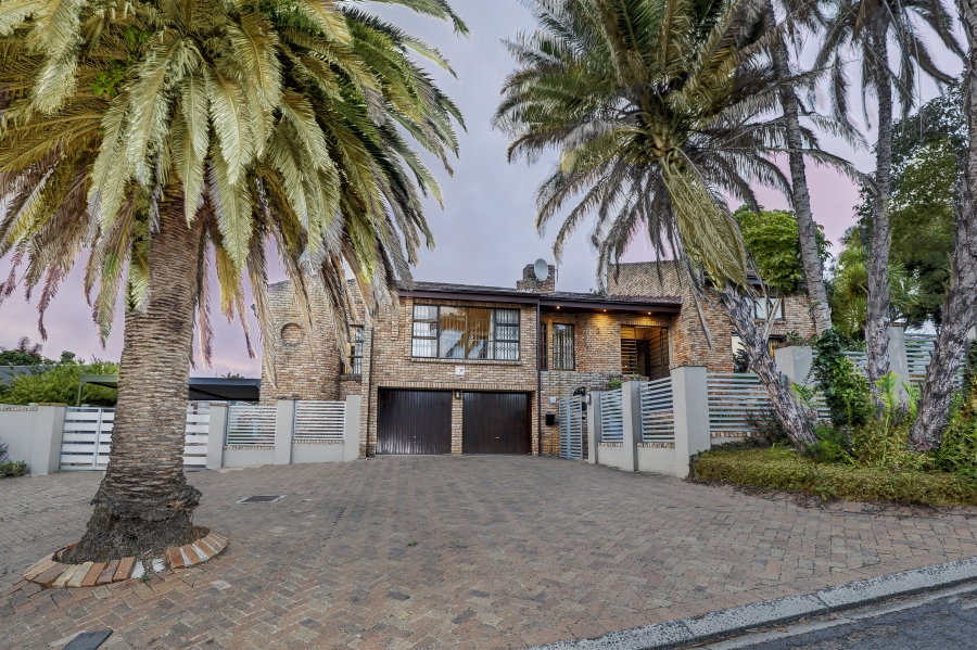 4 Bedroom Property for Sale in Everglen Western Cape